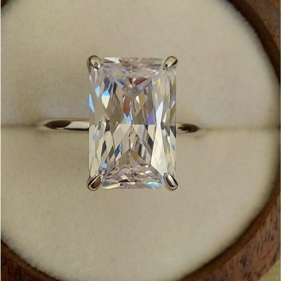 925 Silver Rectangular Cubic Zircon Engagement Ring - Picture 1 of 9